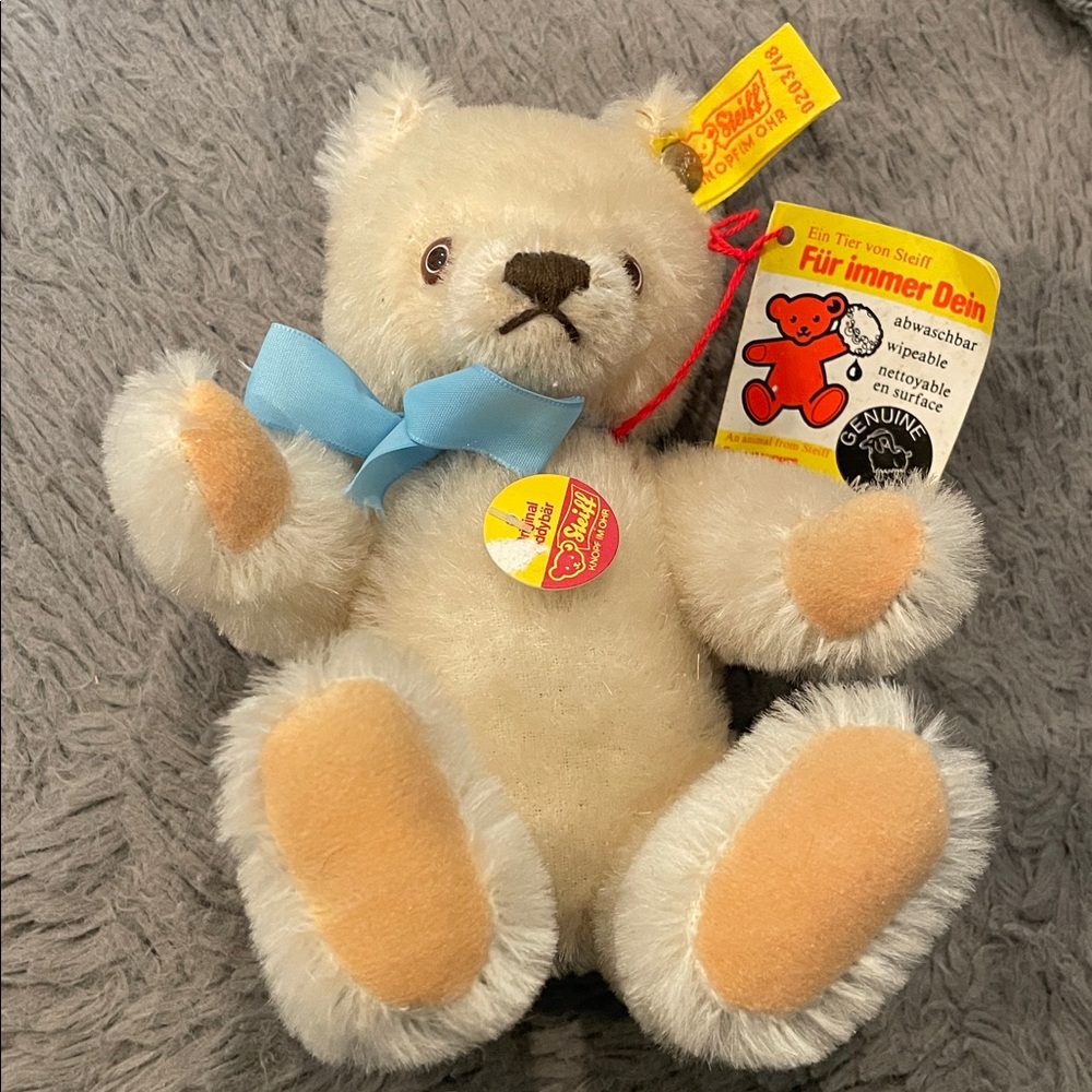 STEIFF 0203/18 Classic Jointed Teddy Bear 18cm Mohair w/ Button & Tags | NWT